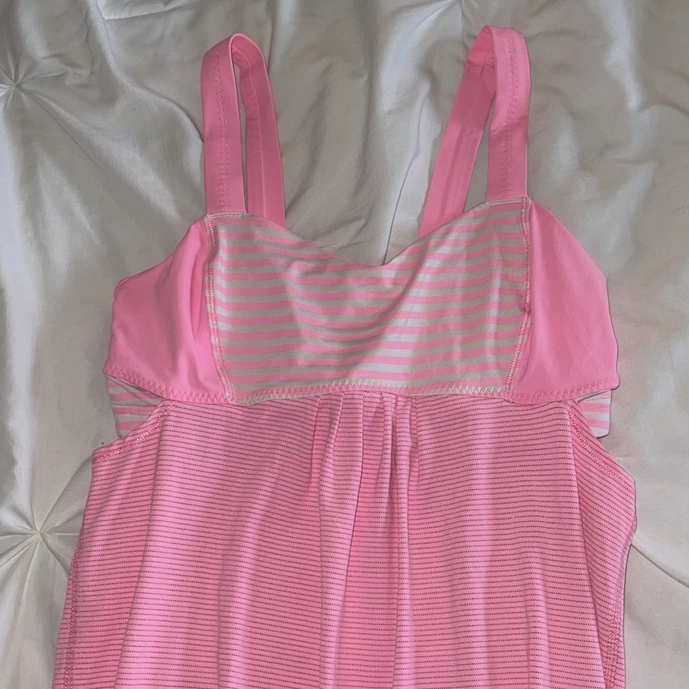 pink lululemon top